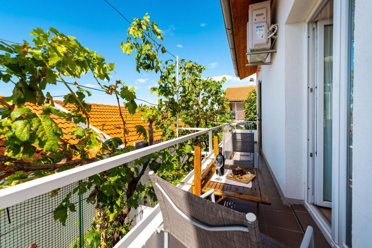 Apartment Maia Lena For Family ยาเซนิเซ ภายนอก รูปภาพ