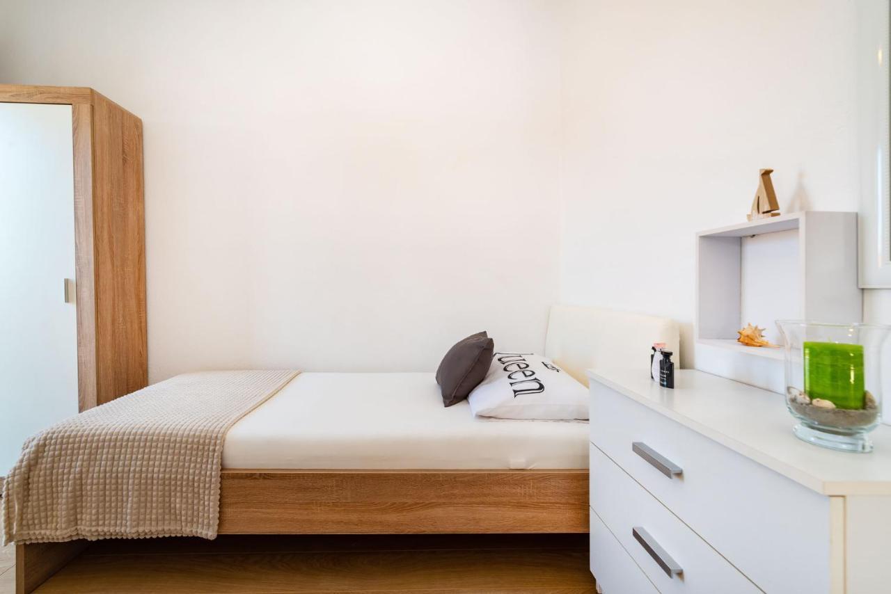 Apartment Maia Lena For Family ยาเซนิเซ ภายนอก รูปภาพ